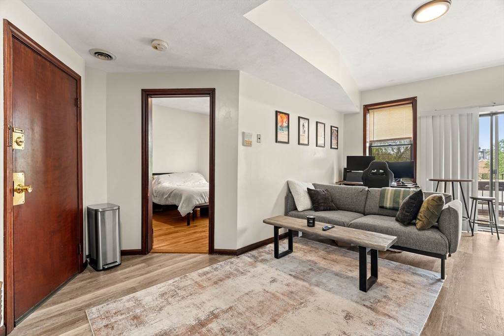 141 Emerson St #4, Boston, MA 02127