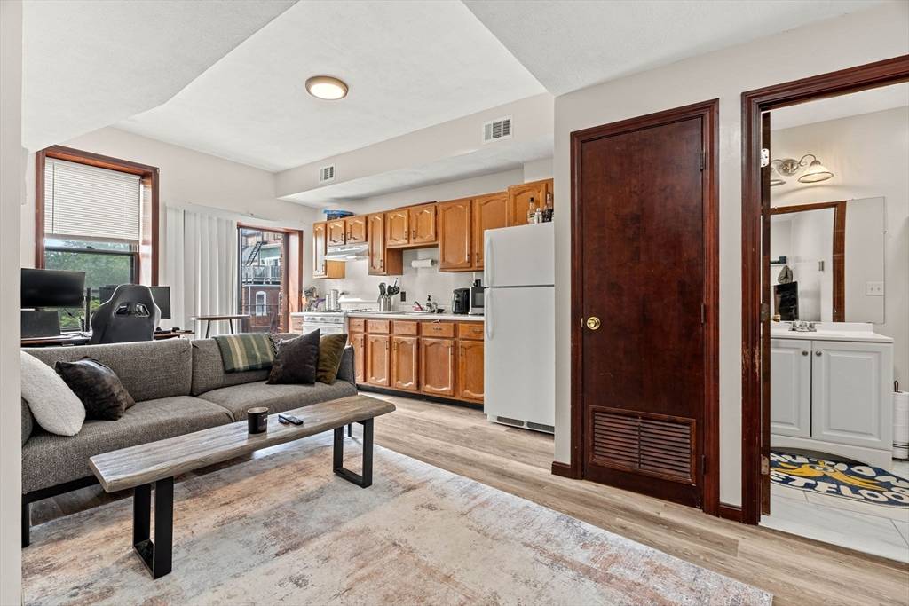 Boston, MA 02127,141 Emerson St #4