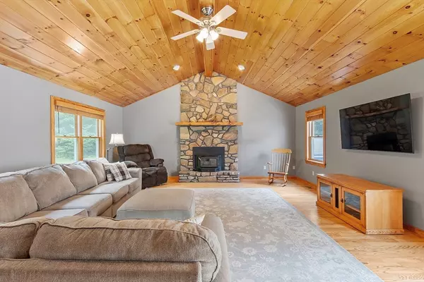 Brimfield, MA 01010,104 Allen Hill Rd