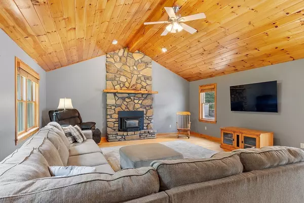 Brimfield, MA 01010,104 Allen Hill Rd