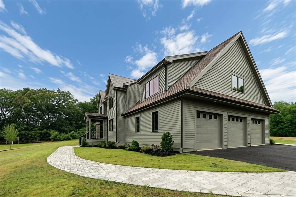 14 Fiske Pond Drive, Holliston, MA 01746