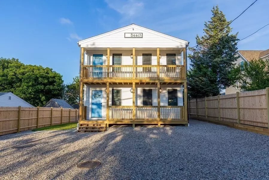 18 Beach St, Plymouth, MA 02360