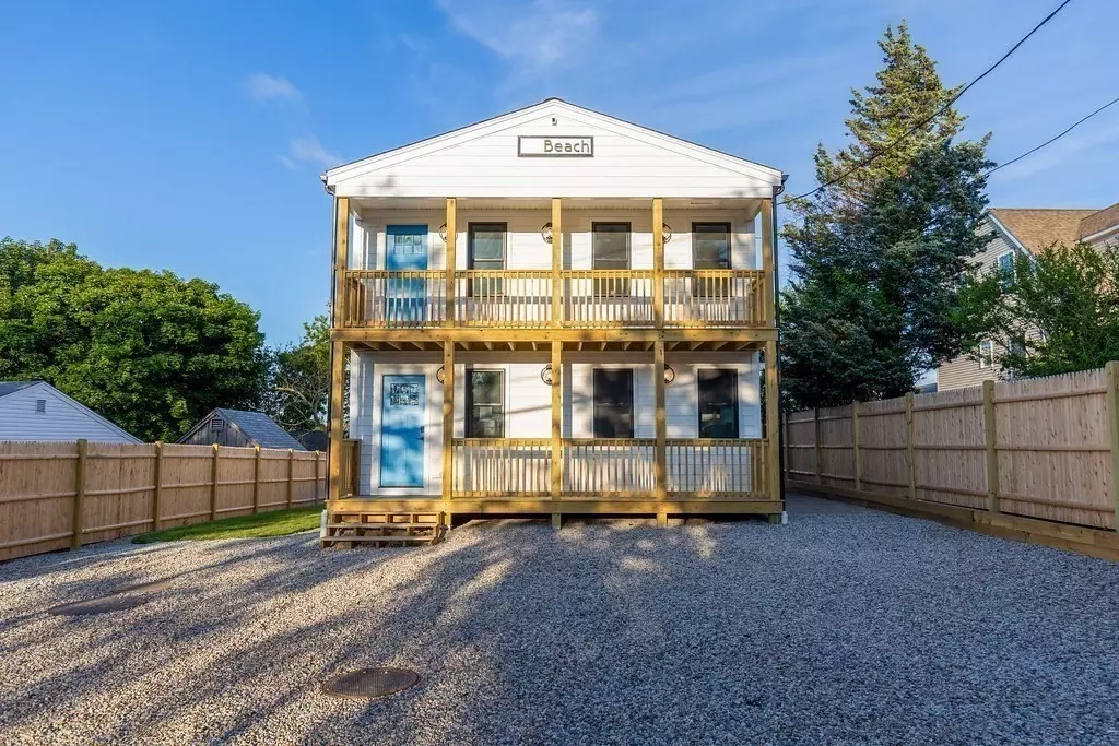 Plymouth, MA 02360,18 Beach St