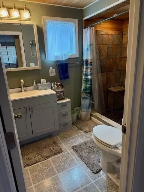 Danvers, MA 01923,466 Newbury #27