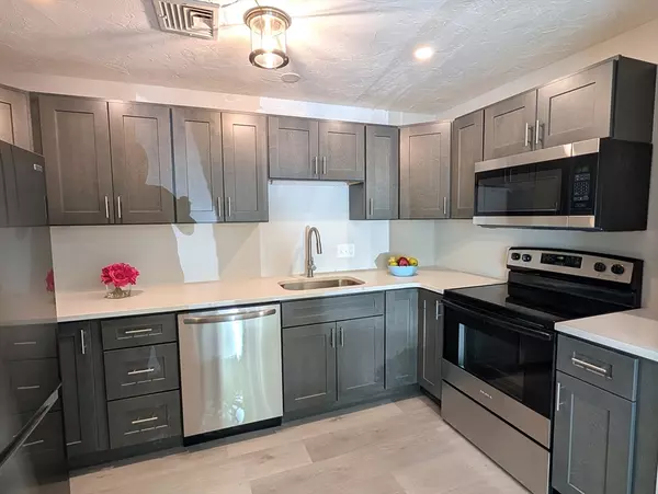 Worcester, MA 01606,3202 Halcyon Dr #3202