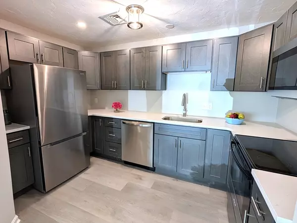 Worcester, MA 01606,3202 Halcyon Dr #3202
