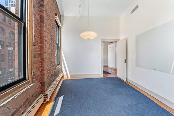 Boston, MA 02111,118 South Street #3A