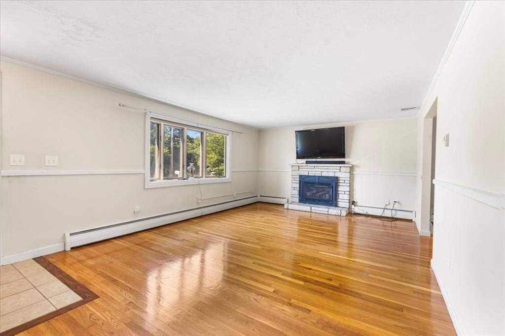Norwell, MA 02061,17 Hall Drive
