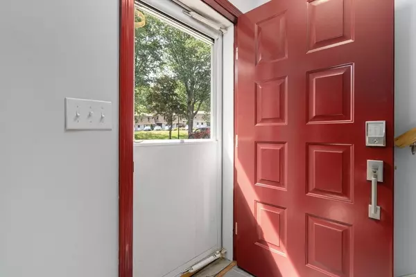 Granby, MA 01033,70 Granby Heights #70