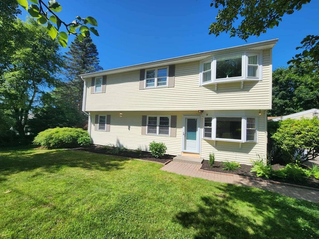 19 Cypress, Oxford, MA 01545
