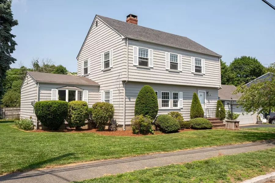 2 Proctor Circle, Peabody, MA 01960