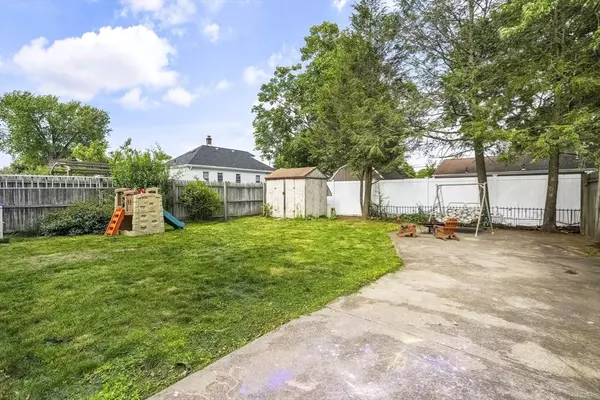 Pawtucket, RI 02861,60 Pine Grove St