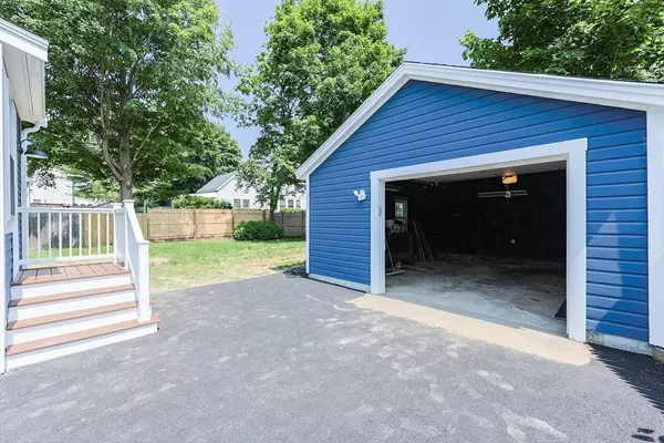 Amesbury, MA 01913,34 Huntington Ave