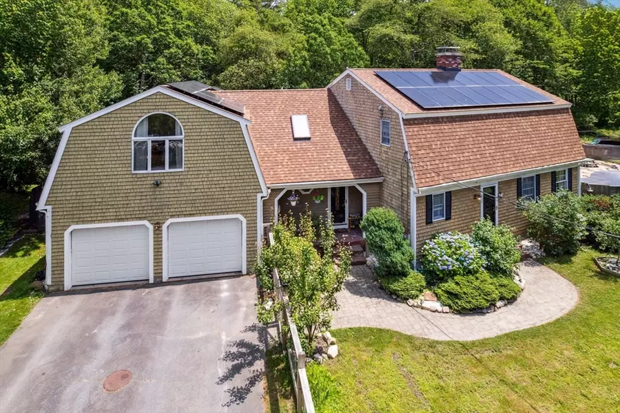 25 Brandt Beach Ave, Mattapoisett, MA 02739