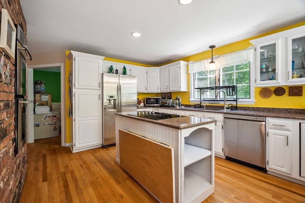 Mattapoisett, MA 02739,25 Brandt Beach Ave