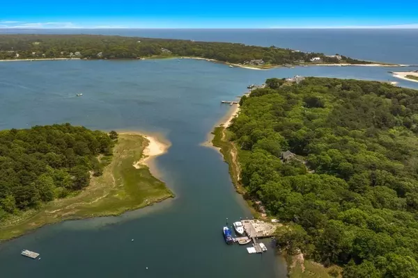 Barnstable, MA 02655,14 Indian Trail