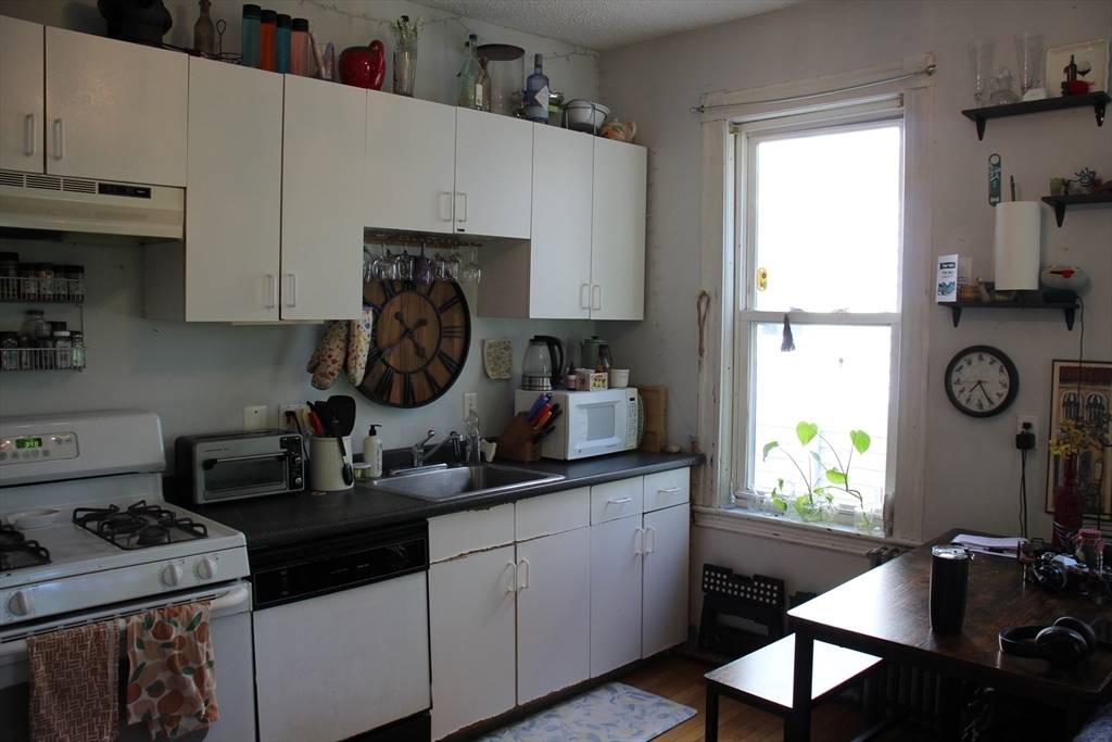 Boston, MA 02135,292 Summit Ave #2