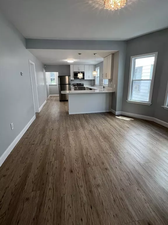 Revere, MA 02151,1611 N Shore Rd #2