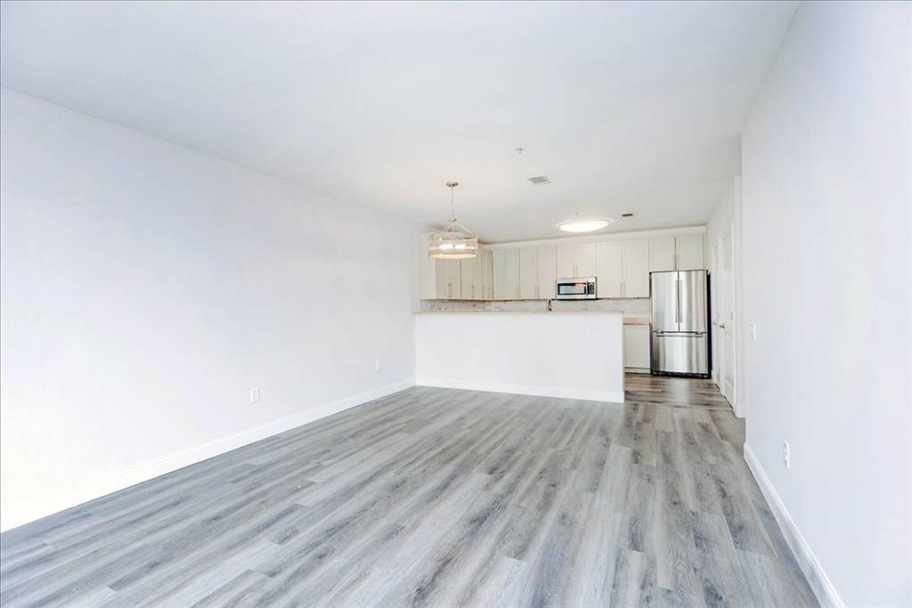 North Andover, MA 01845,4 Harvest Drive #217