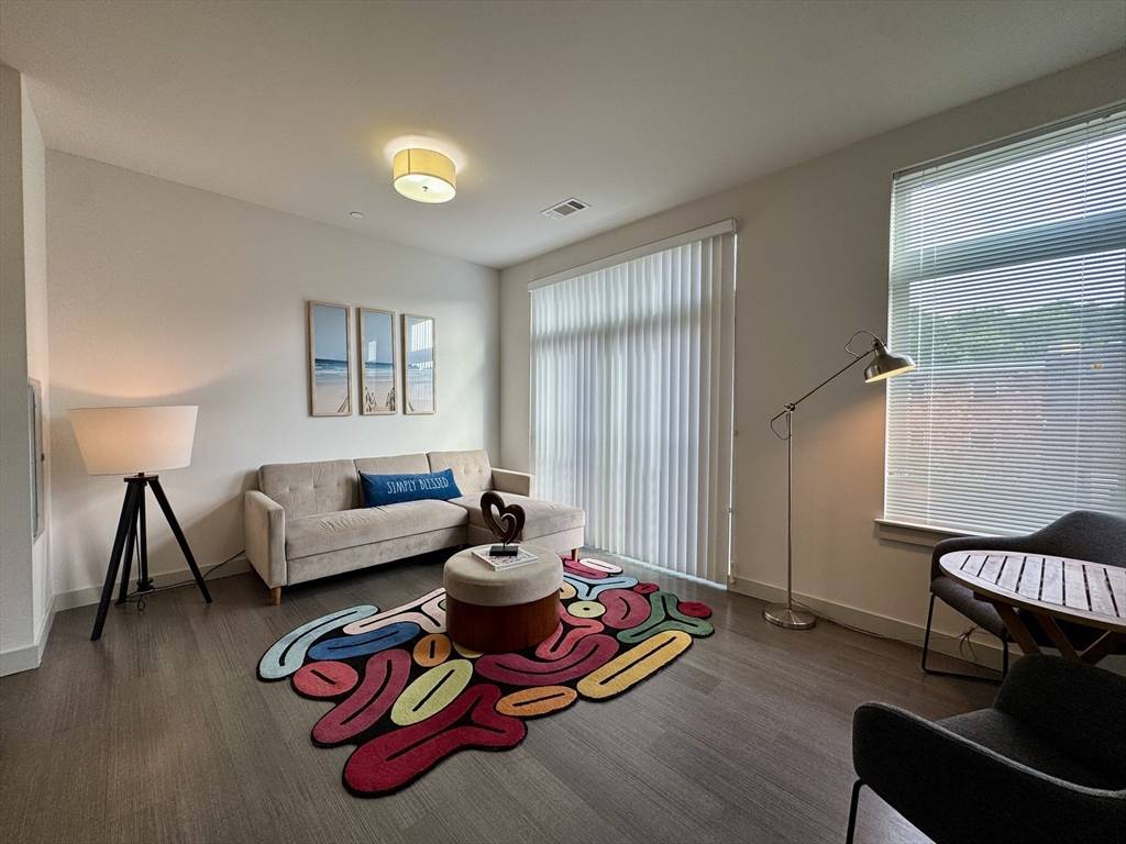 Boston, MA 02135,99 Tremont #205