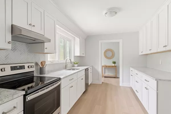 Hanover, MA 02339,36 Grove St