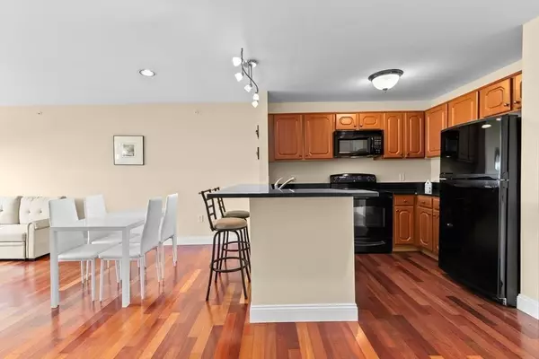 Norwood, MA 02062,211 Central St #A311