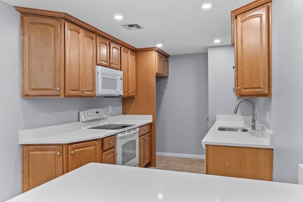 Lynn, MA 01904,404 Broadway #104