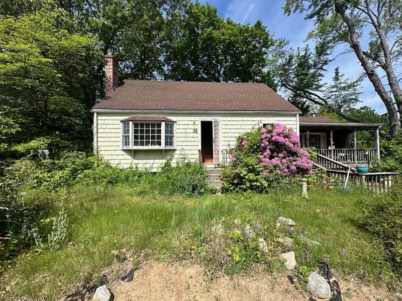 38 Conlyn Ave, Franklin, MA 02038