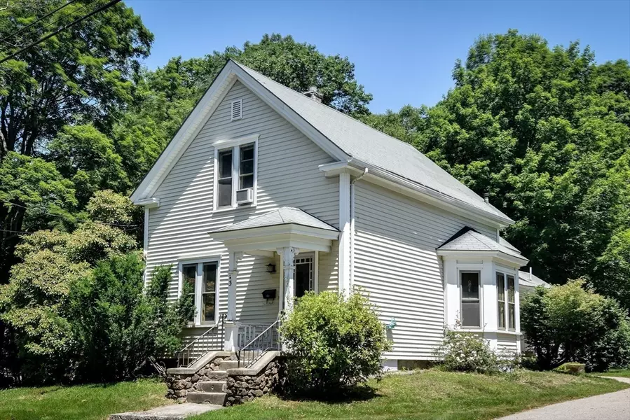 3 Commonwealth Avenue, Hopkinton, MA 01748