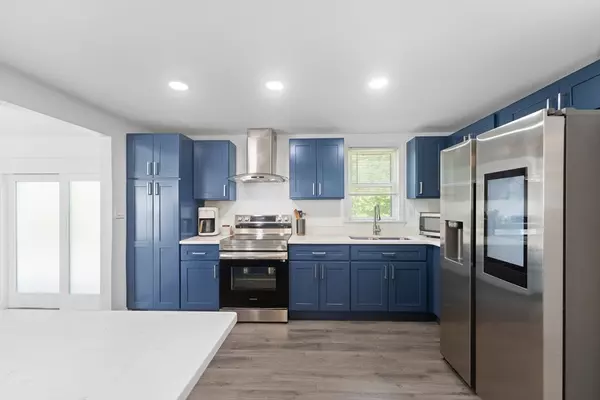 Oxford, MA 01540,5 Woodland Dr