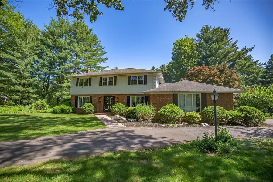 40 Wildwood Lane, South Hadley, MA 01075
