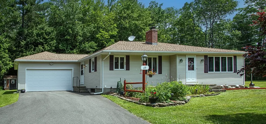 49 South Main St, Goshen, MA 01096