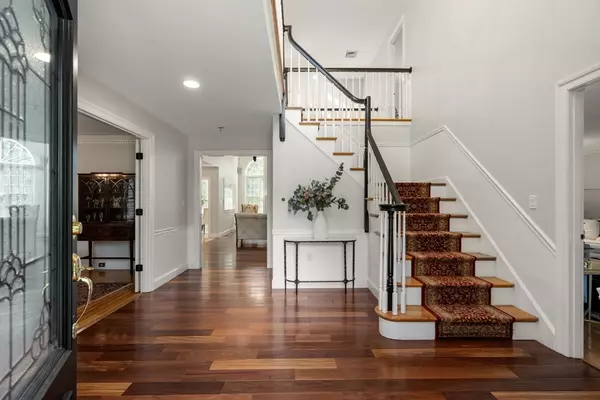 Hopkinton, MA 01748,4 Country Way