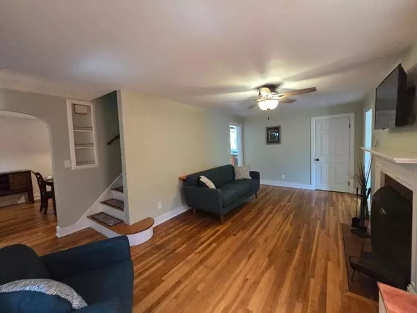 Auburn, MA 01501,3 South Ter