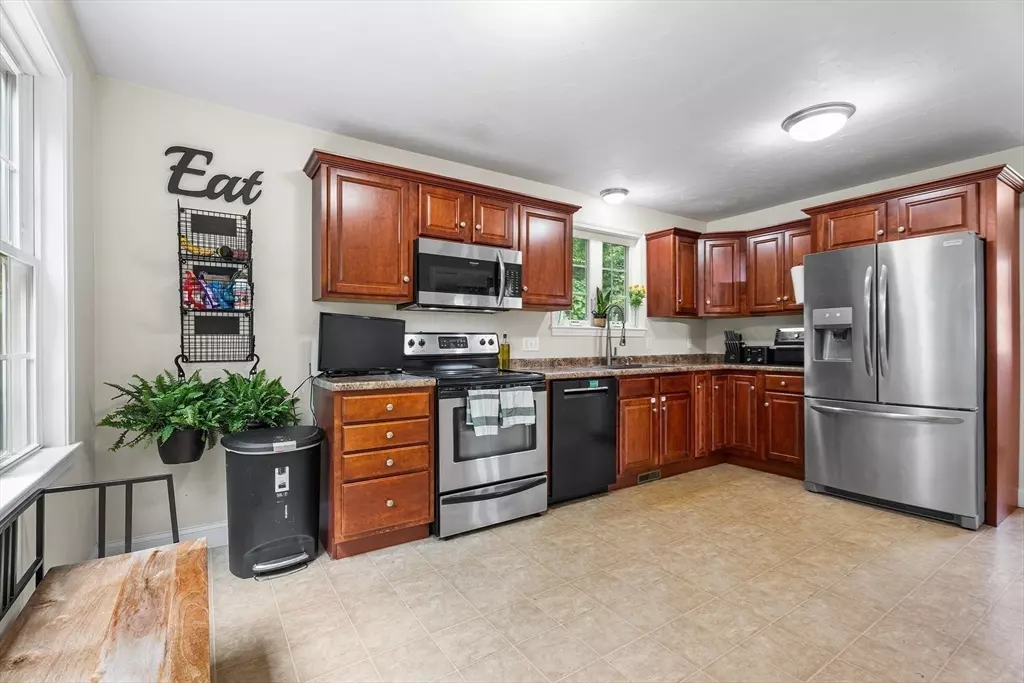 Bridgewater, MA 02324,55 Edge Hill Dr