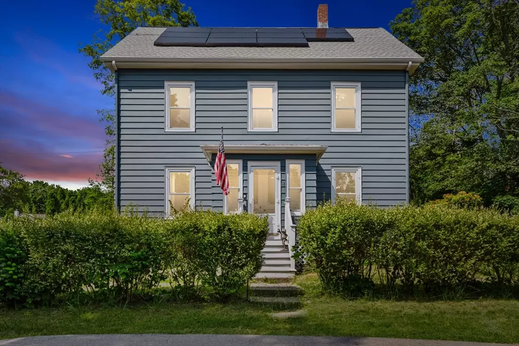 Amesbury, MA 01913,12 Russell St