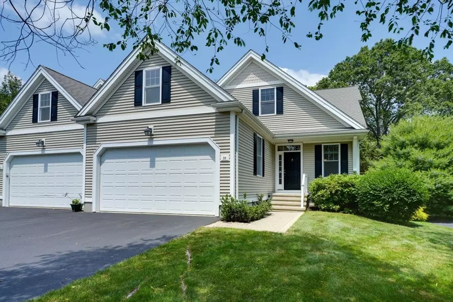 39 Balancing Rock Dr #39, Holliston, MA 01746