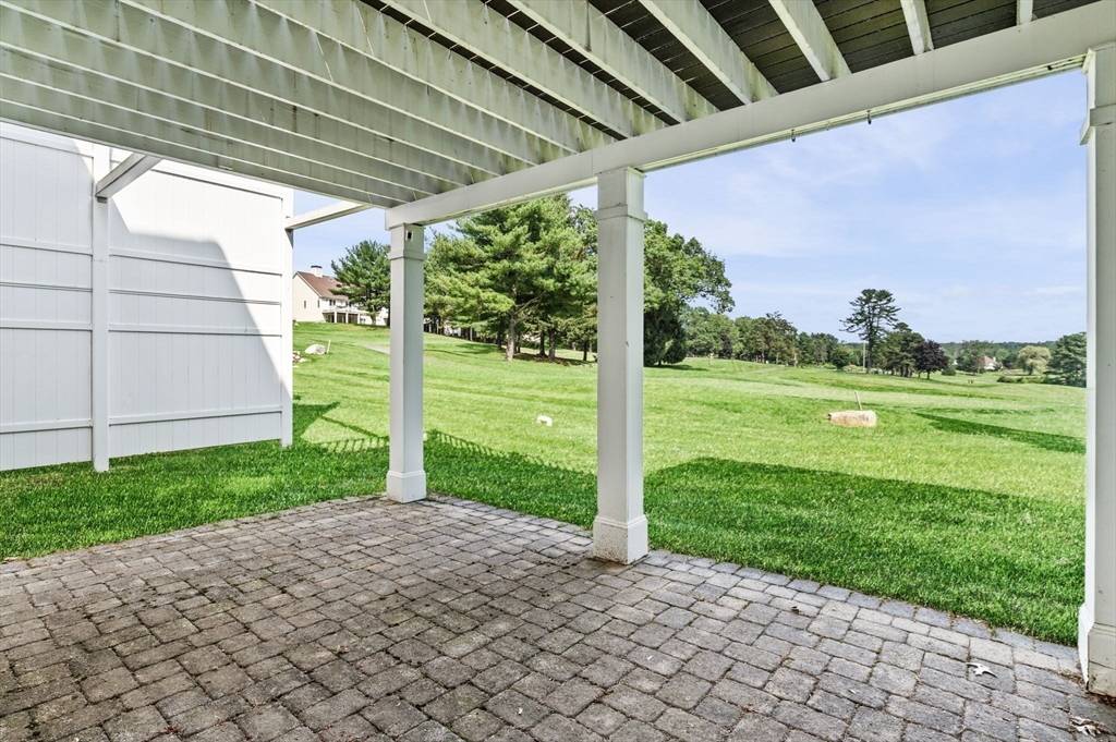 Andover, MA 01810,4 Trumpeters Lane #4