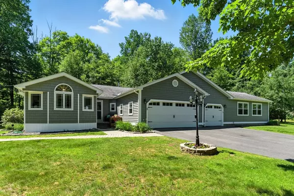 Wales, MA 01081,8 Sizer Dr