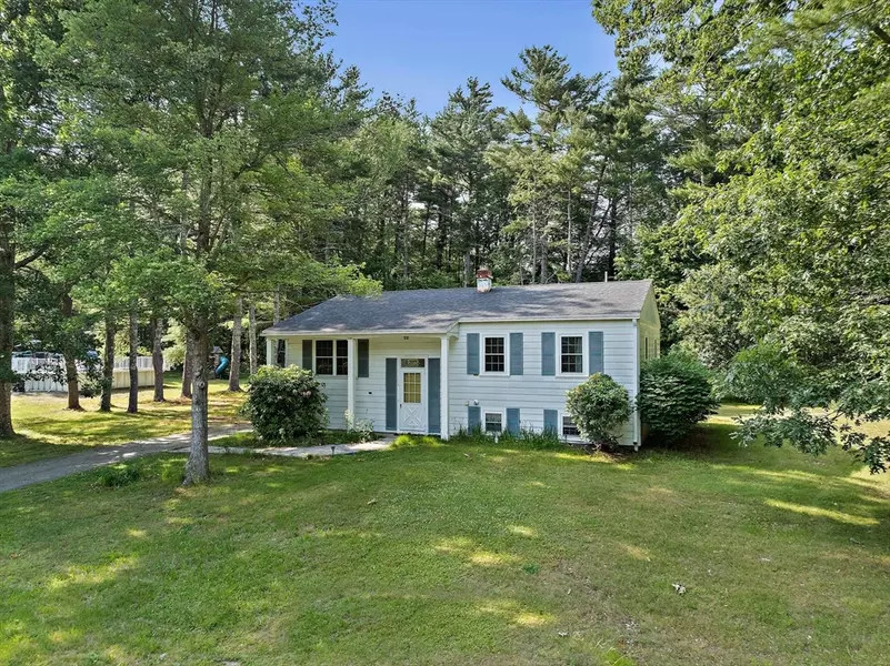 162 Plymouth Rd, Hanover, MA 02339