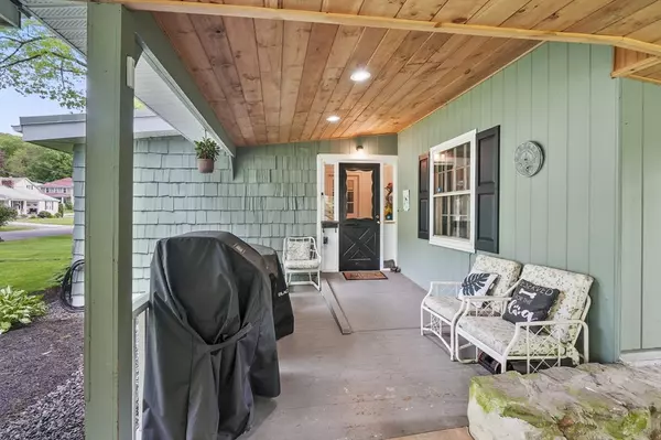 Southbridge, MA 01550,228 Hillside Road
