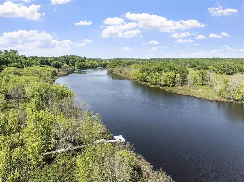 Carlisle, MA 01741,389 River Rd