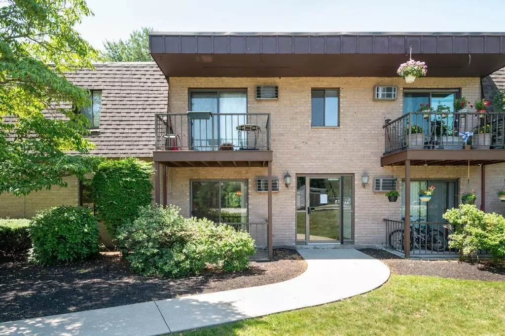 Danvers, MA 01923,147 Sylvan St #18A