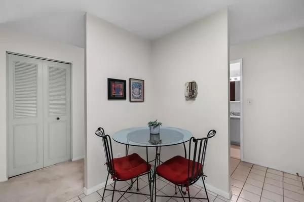 Danvers, MA 01923,147 Sylvan St #18A