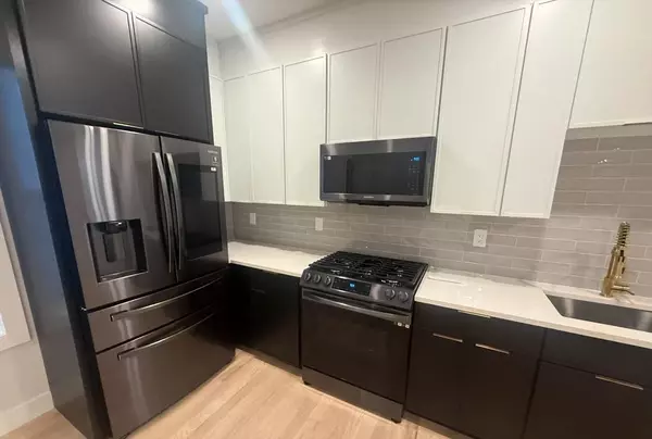 214 Havre St #2, Boston, MA 02128