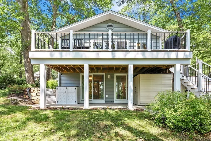 76 Downey St, Hopkinton, MA 01748