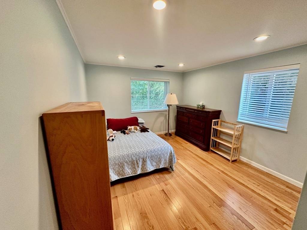 Sharon, MA 02067,6 Bayberry Dr #4