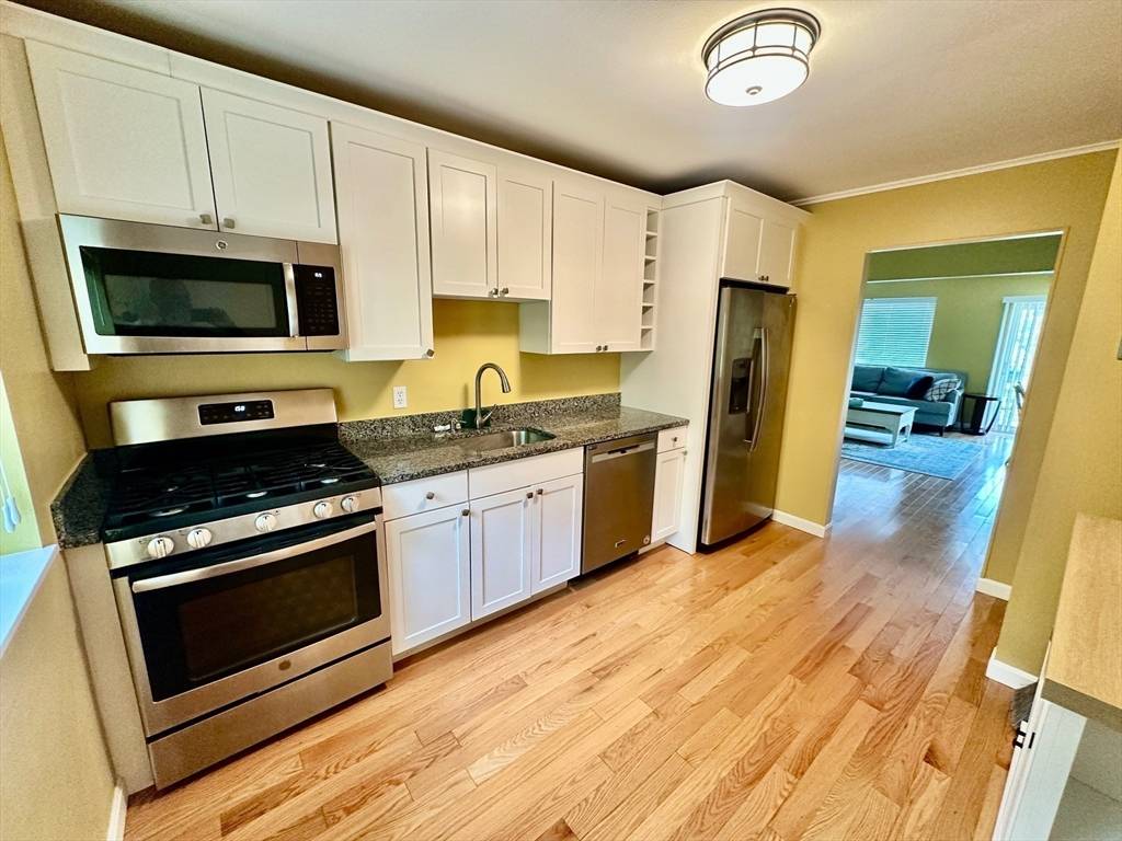 6 Bayberry Dr #4, Sharon, MA 02067