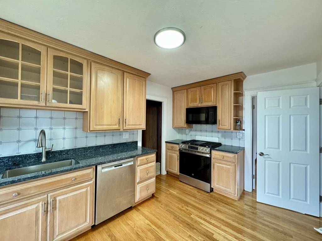 Milton, MA 02186,89-91 Thacher St #2