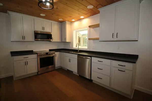 Petersham, MA 01366,35 Birch Dr